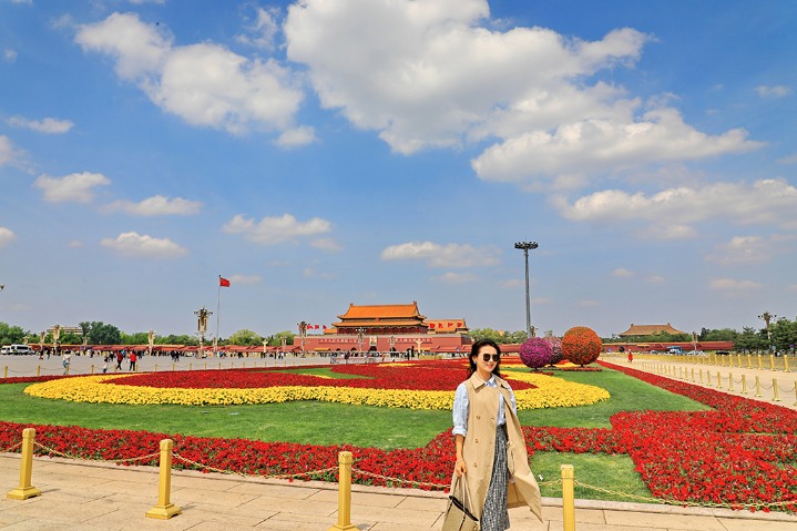 Newly decorated Tiananmen Square ready to welcome the Labor Day holiday