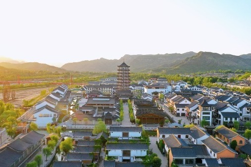 Shexian county boosts economy with tourism resources