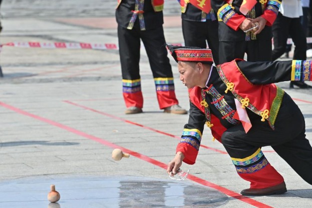 Sports injects vitality into May Day holiday celebrations