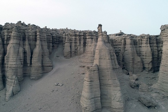 Try an adventurous trip to Dahai Road in Xinjiang
