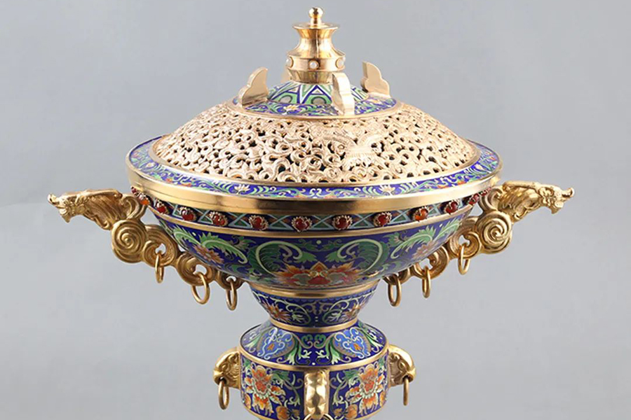 Cloisonné enamel artworks exhibited in Guangdong