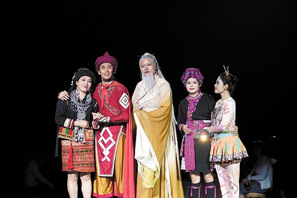 Show re-creates legendary tale