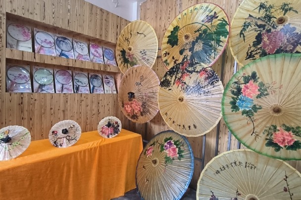 Intangible skills gather at Anhui mountain town