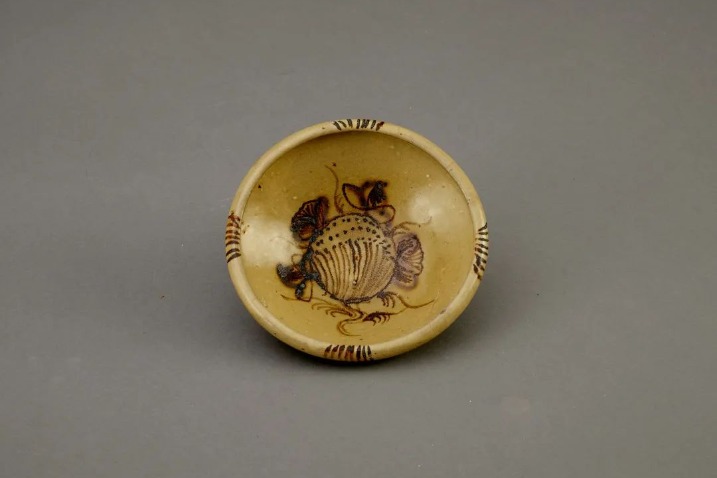 Tang Dynasty Changsha Kiln ceramics on exhibit in Hainan