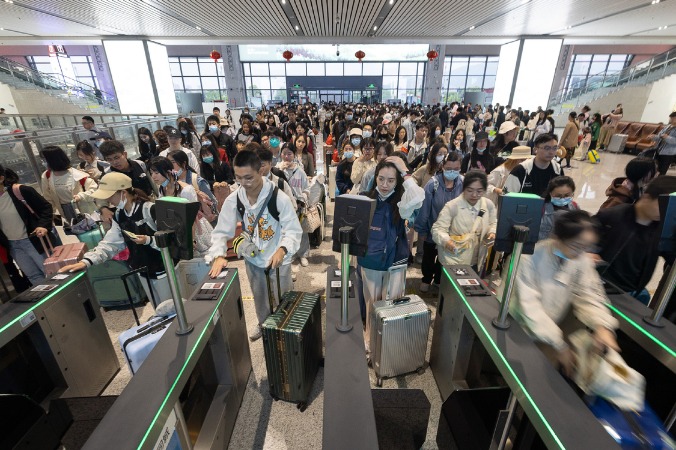 May Day crowds take land, air and sea transport for tourism boom