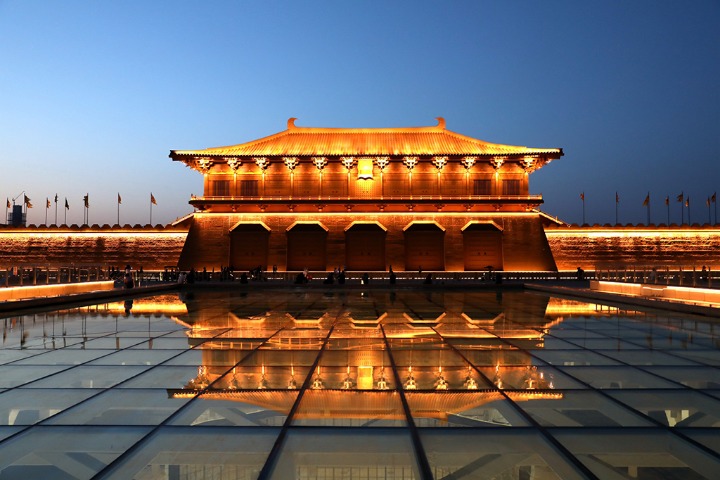Danfeng Gate at Daming Palace National Heritage Park offers picturesque night view