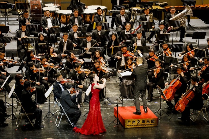 Young Chinese takes 'hillbilly' music to international stage