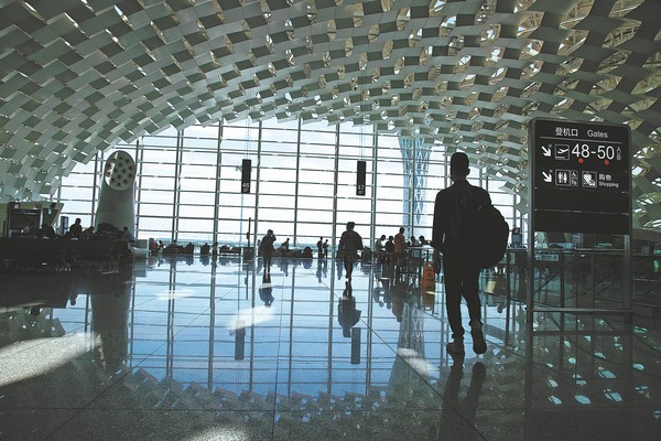 Shenzhen resumes high-volume intl flights amid travel recovery