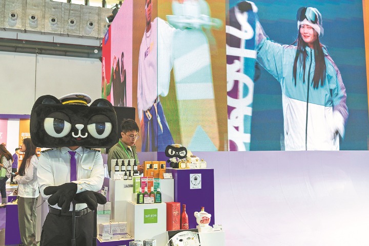 Premium goods surge on cross-border apps