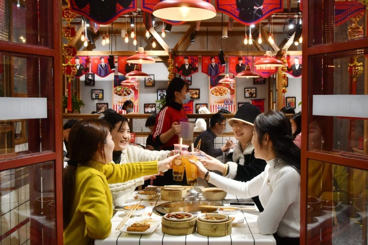 China's services activity expands in May