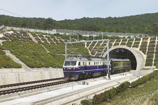 New HSR linking Yangtze cities charges ahead