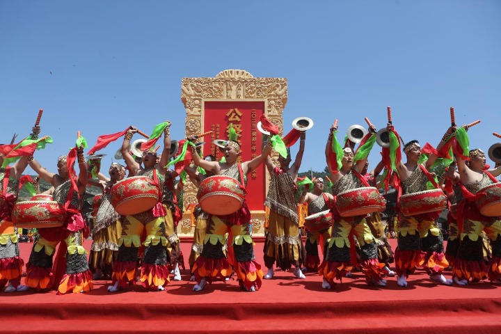 Commemoration ceremony held for legendary Chinese ancestor