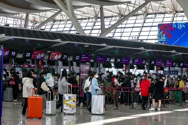 Exit and entry permit services optimized to cater to huge travel demand