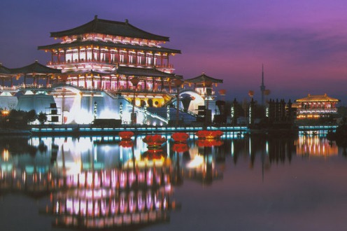 Tang Paradise brings people back to Tang Dynasty