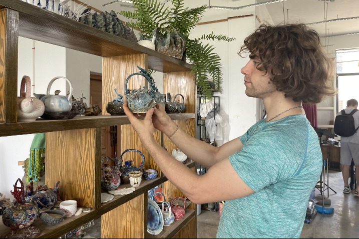 China's porcelain capital nurtures dreams of global youth