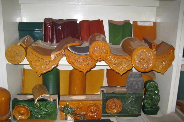 Glazed roof tile production techniques