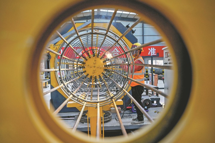 Infrastructure project flurry helps spur economy amid headwinds