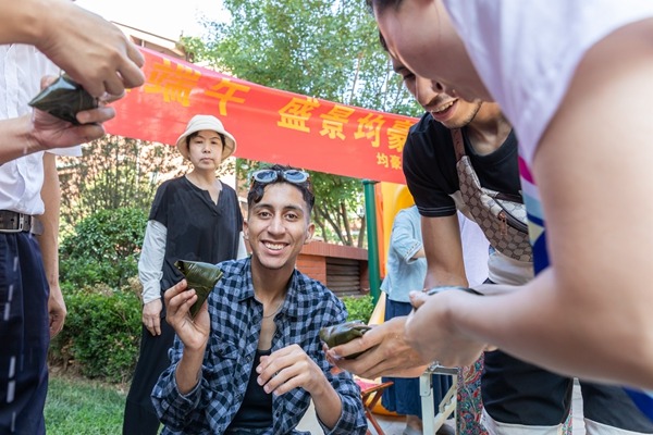 Moroccan students join Dragon Boat Festival celebrations in Zibo EDZ