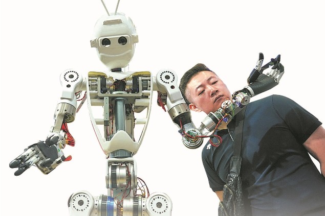 Rise of the robots a lift for Shanghai