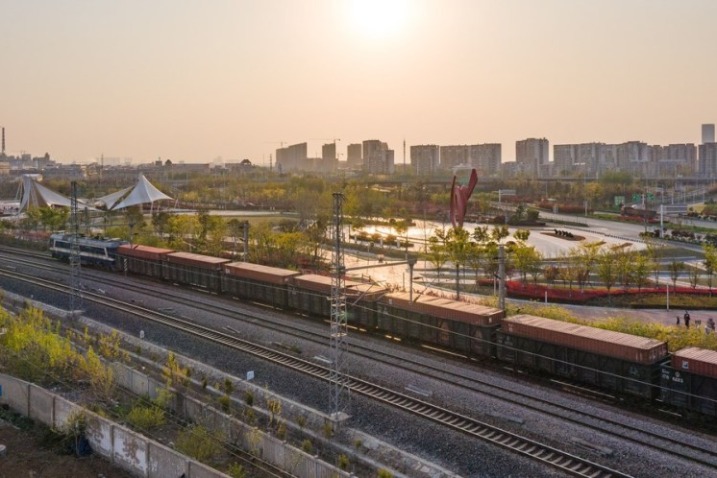 Yangtze Delta sees 20,000 China-Europe freight train trips in decade