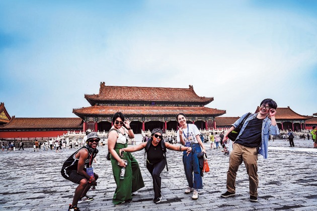 Education expert emphasizes cultural exchanges for global cooperation