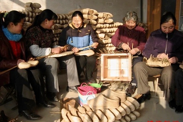 Weaving boosts rural vitalization in Gaoqing county
