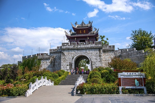 Guiyang tourism booms over Mid-Autumn and National Day holidays