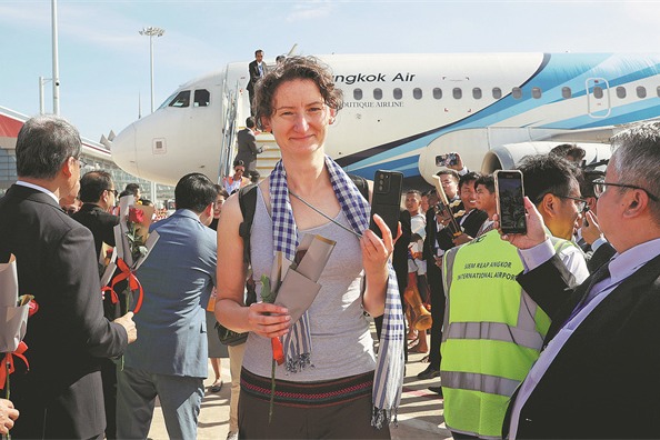 Chinese-funded Cambodian airport opens to traffic