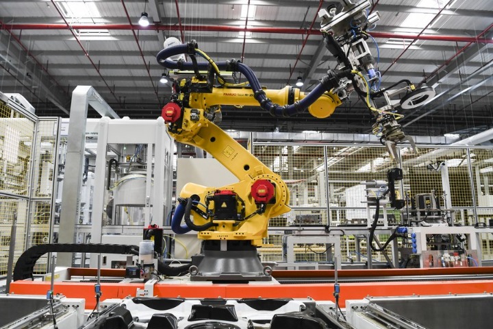 China's pro-growth measures boost economic recovery, confidence