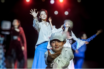 Immersive drama captivates young and daring