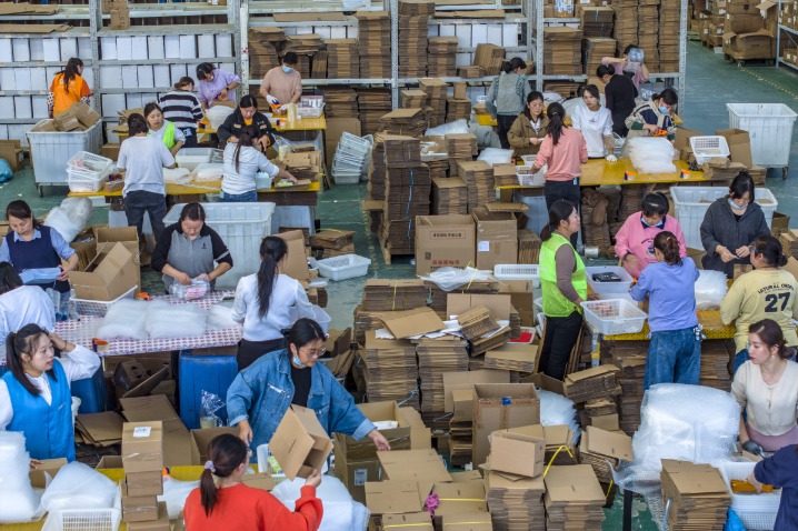 Singles Day shopping gala drives recovery of consumption