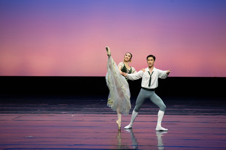 National Ballet of China wows audience in Meizhou