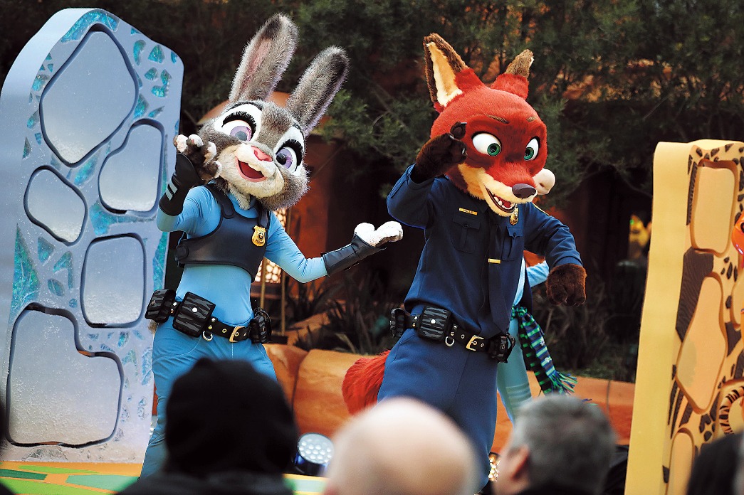 Shanghai Disney's new attraction draws visitors