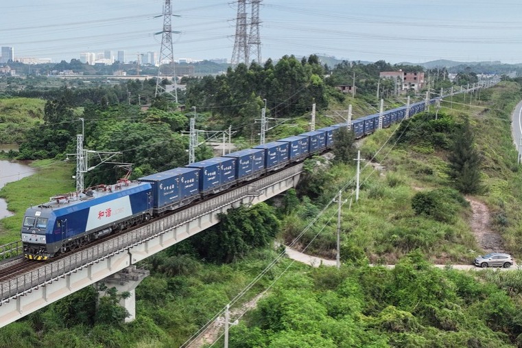 China fosters new foreign trade drivers, optimal investment environment