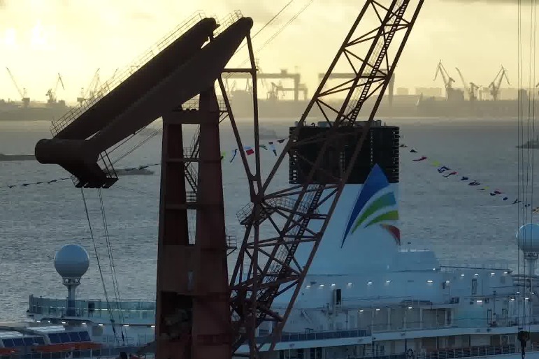 China Marvels: Adora Magic City, a large cruise ship made by China