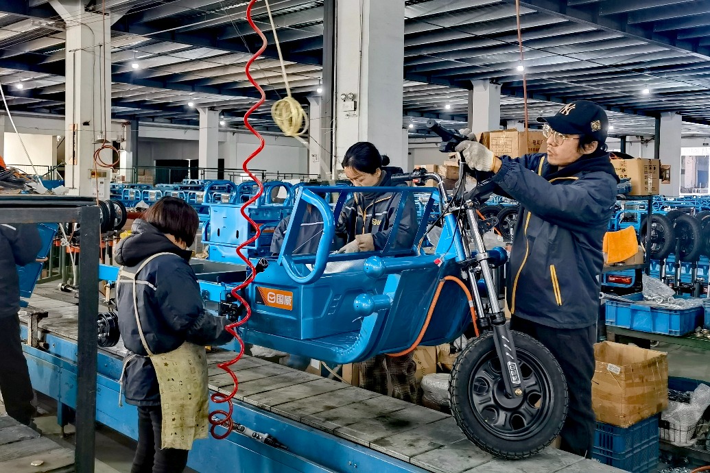 Electric motorcycle makers drive overseas