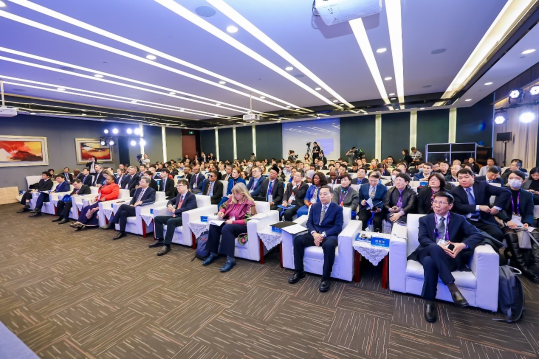 China ready to join hands with global bodies to build a learning society