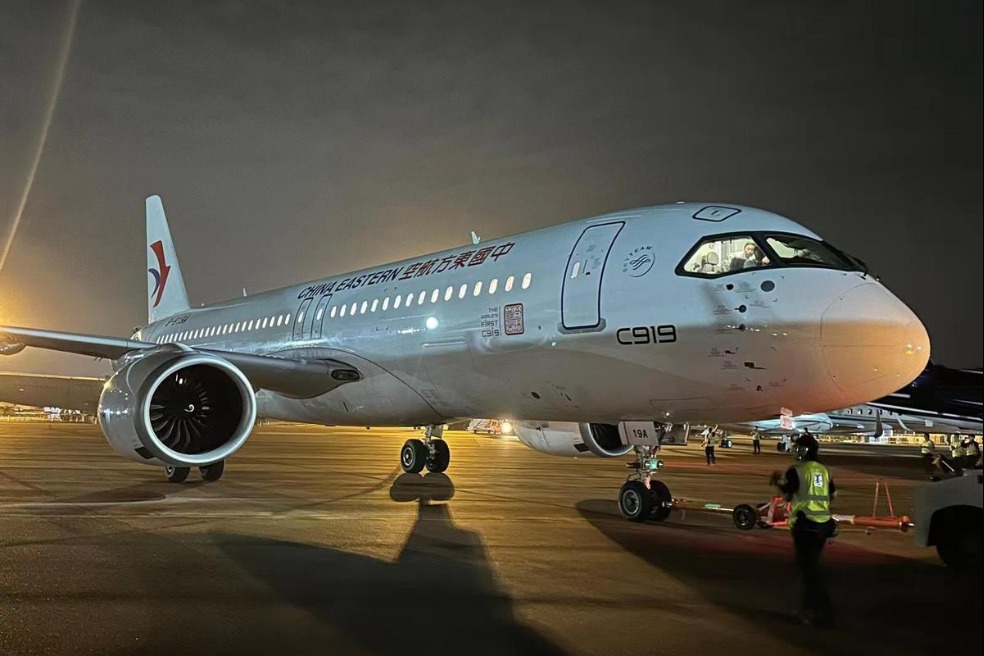 China's first narrow body aircraft to make debut in Singapore