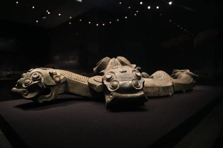 Huge and lifelike bronze dragons from more than 2,000 years ago