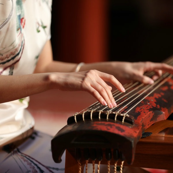 Festive performances usher people to embrace cultural heritage