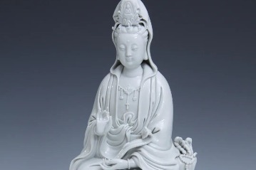 Xiamen Museum presents part of its collection of Dehua white porcelain sculptures