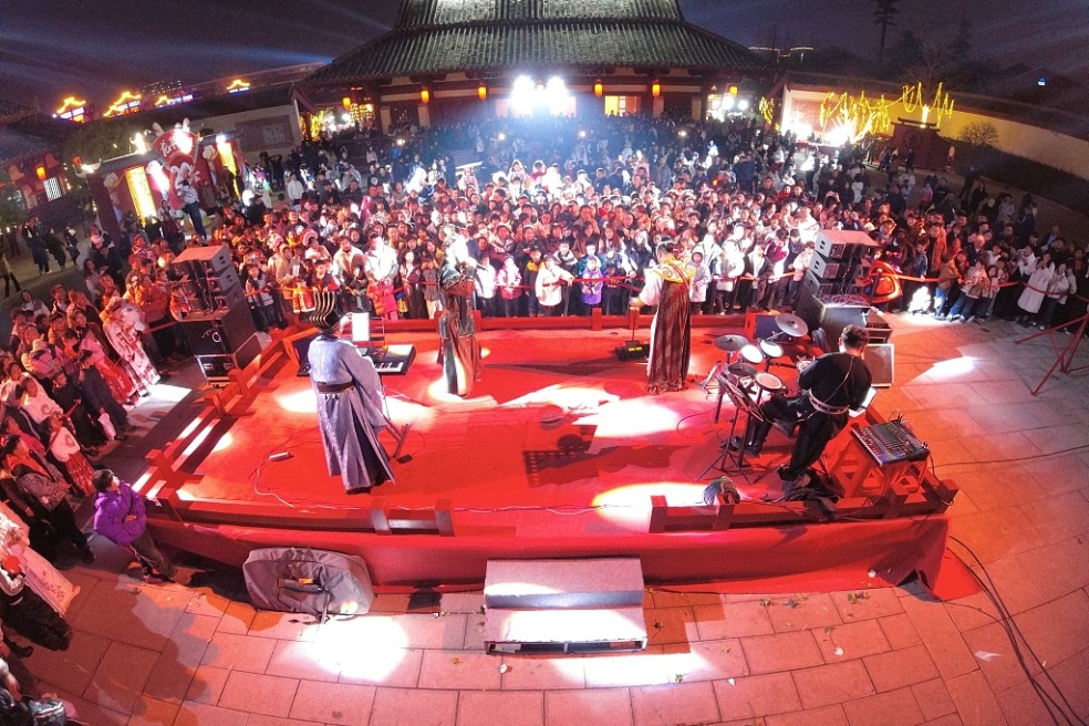 Cultural tourism boosted in Central Chinese city to lift consumption