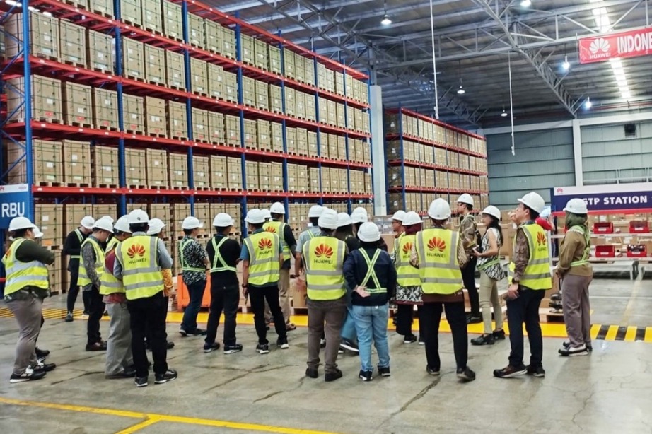 Huawei Indonesia opens 5G center to boost digital transformation technologies