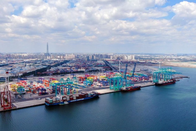 Tianjin Port features tourism, not just ships