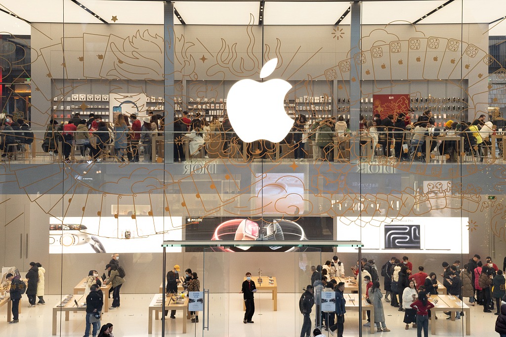 Apple to expand in China with new research labs