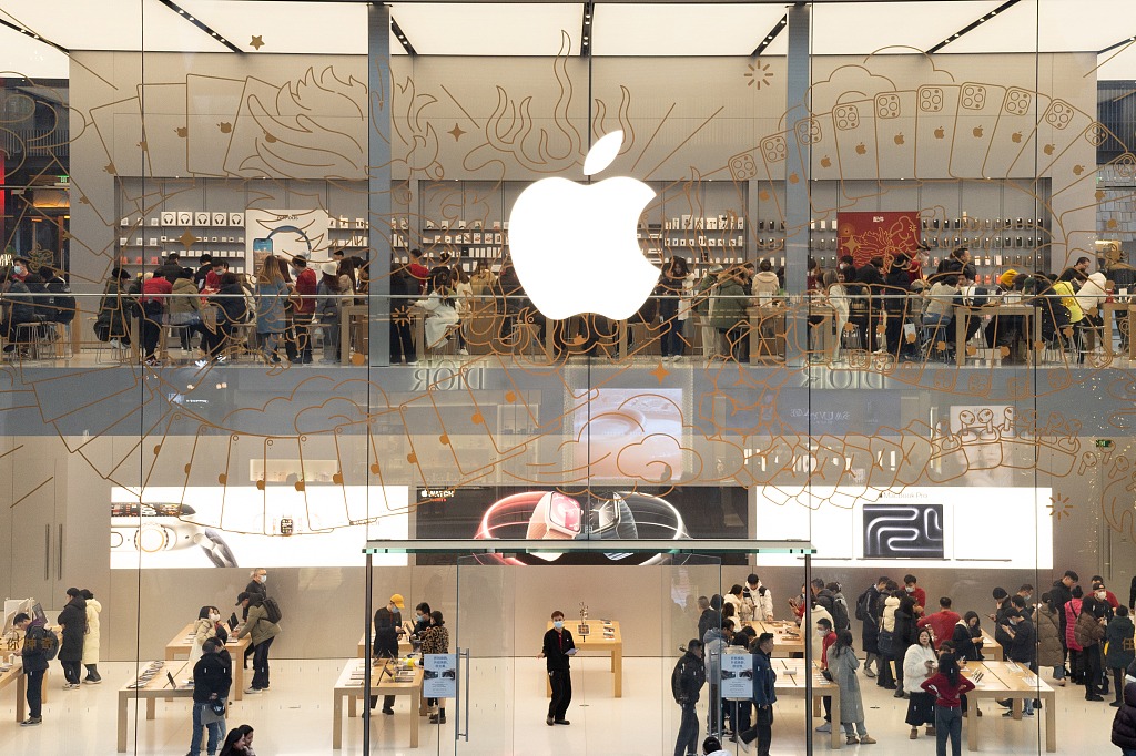 Apple to expand in China with new research labs