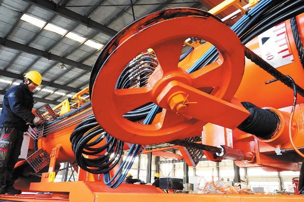 China's industrial profits up 10.2% in first 2 months