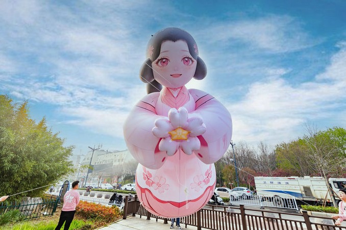 Hebi's cherry blossom festival blooms with cultural splendor and immersive experiences