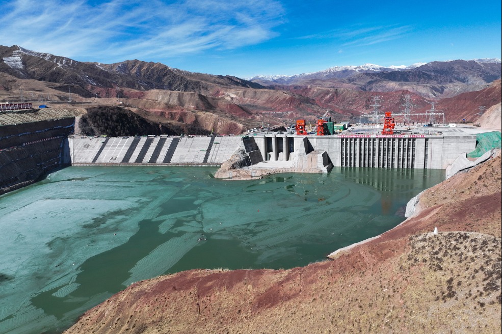 First unit of China's high-altitude hydropower station in Qinghai connects to grid