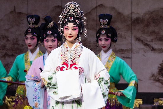 Peking Opera company unveils spring season featuring new works and tributes to masters